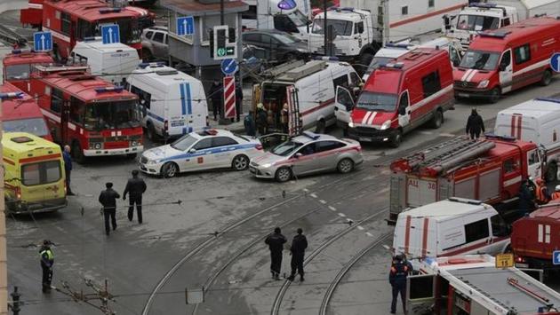 Emergency services attend to the scene outside Sennaya Ploshchad metro station, following explosions in two train carriages in St Petersburg, Russia. (Anton Vaganov/reuters) Emergency services attend to the scene outside Sennaya Ploshchad metro station, following explosions in two train carriages in St Petersburg, Russia. (Anton Vaganov/reuters)