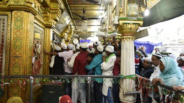 Thousands of Sufi devotees from different parts of India annually travel to the shrine of Sufi Muslim saint Hazrat Khwaja Muinuddin Chishti, in Ajmer, in the Indian state of Rajasthan for the annual Urs festival observed to mark his death anniversary, but they also offer their reverence at saint Nizamuddin Auliya Dargah in Nizamuddin West, New Delhi. (Burhaan Kinu/HT PHOTO)