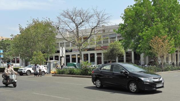 F block Inner Circle now gets a thick cover of trees.The pavements have been shifted further outside with the Delhi Metro giving the location a new lease of life. (anmol wahi/HT Photo) 