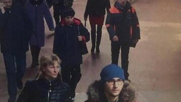 A still image of suspect Akbarzhon Jalilov walking at St Petersburg's metro station is shown in this police handout photo obtained by 5th Channel Russia.(5th Channel Russia/via Reuters) A still image of suspect Akbarzhon Jalilov walking at St Petersburg's metro station is shown in this police handout photo obtained by 5th Channel Russia.(5th Channel Russia/via Reuters)