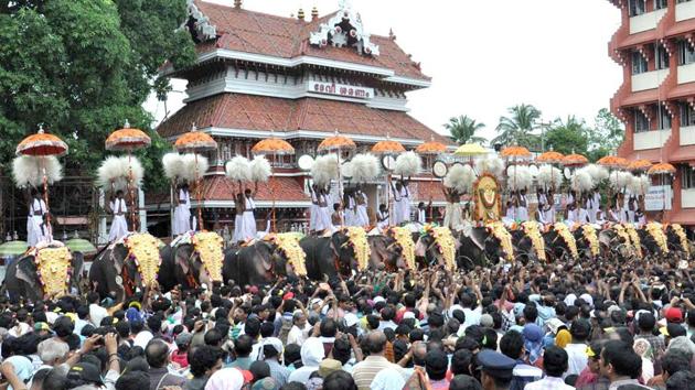 People gathered in front of Parmekkavu Temple as part of the famous Thrissur Pooram festival in Thrissur, Kerala.(HT FILE PHOTO)