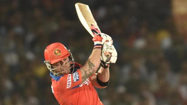 Brendon McCullum has trolled Royal Challengers Bangalore’s injury list, stating that Daniel Vettori, the coach should be included in the team.(Hindustan Times) Brendon McCullum has trolled Royal Challengers Bangalore’s injury list, stating that Daniel Vettori, the coach should be included in the team.(Hindustan Times)