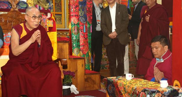 Tibetan spiritual leader the Dalai Lama arrives in Bomdila in West Kameng district of Arunachal Pradesh on Tuesday. (HT Photo)