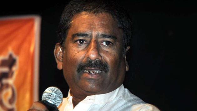 Shiv Sena MP Ravindra Gaikwad wants to present his version of the incident before the speaker.(HT Photo) Shiv Sena MP Ravindra Gaikwad wants to present his version of the incident before the speaker.(HT Photo)