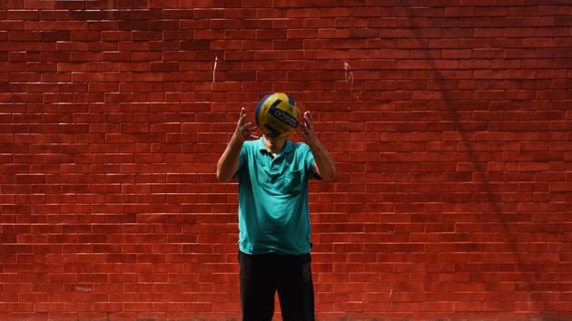 Damodar says he’s 48 (name and age changed) and a friend of cricketer Kapil Dev. “He’s watched me play and knows that, like him, I’m the fastest bowler in the world,” he says wagging a bandaged finger that he says he hurt during a cricket match. How can both be the fastest? “We just are, same speed,” he says. “I’ve seen all his matches and like the World Cup the bets and one day I will play with him because I’ve really been working on my skills,” says Damodar, before scurrying away to the dining room at the sound of the lunch bell. (Ravi Choudhary/HT Photo)