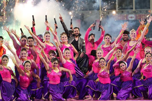 Riteish Deshmukh, along with Shamlili Kolgade, were the main attractions of the opening ceremony. (BCCI) 