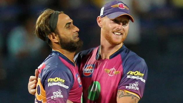 Imran Tahir (L) and Ben Stokes of Rising Pune Supergiants celebrates wicket of Parthiv Patel of Mumbai Indians. (BCCI)