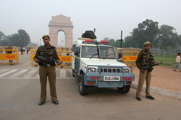 Delhi Police commando deployed at Rajpath in India Gate New Delhi on Tuesday.Photograph:(Sonu Mehta/HT File Photo)