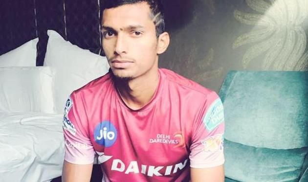 Navdeep Saini, grandson of freedom fighter Karam Singh Saini, will play for Delhi Daredevils (DD) in the 10th edition of Indian Premier League (IPL)(HT Photo)