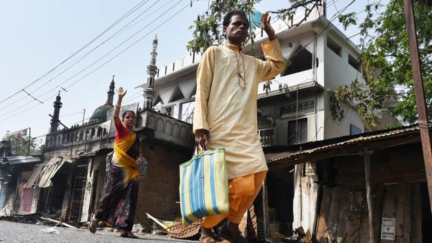 The VHP and Bajrang Dal activists demanded action against three Muslim youth for their alleged blasphemous comments on Facebook. (Arabinda Mahapatra/HT Photo)