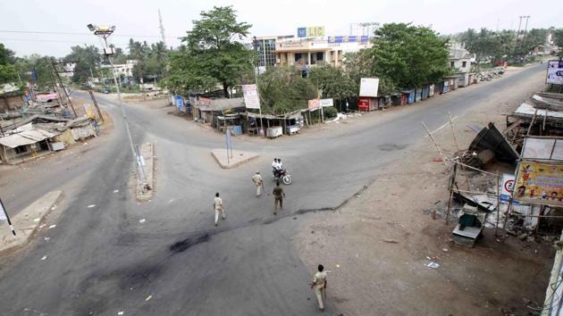 Though a peace meeting was convened on Friday, it failed to bring out any resolution following which members of both communities indulged in violence. (Arabinda Mahapatra/HT Photo)