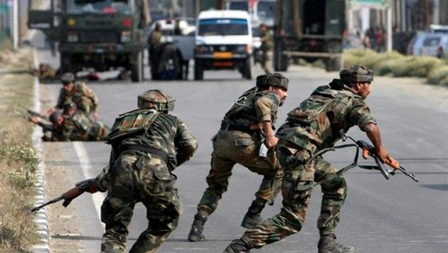 Militants on Sunday night fired upon a police station in south Kashmir’s Kulgam district but fled after the cops retaliated.(PTI File Photo)