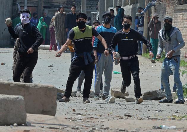 Five people were killed in clashes between security forces and protesters on Sunday - the day the Srinagar parliamentary constituency went to polls to choose its candidate for the parliament. (TAUSEEF MUSTAFA / AFP)