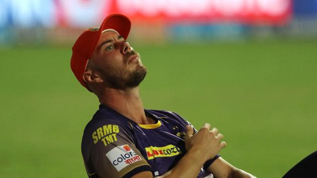 KKR suffered a blow when Chris Lynn went off the field with an injured shoulder. (BCCI)