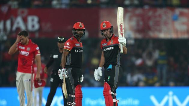 AB de Villiers helped RCB smash 68 runs in the last four overs. (BCCI)