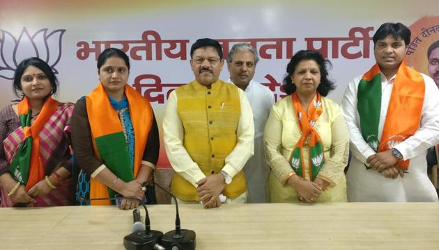 Twinkle Kalia (Kishanganj), Amrita Rashmi (Bapraula), Gulfam (Abul Fazal Enclave), Rahul Singh (Vinod Nagar), and Lata Soni (Lado Sarai) are being supported by the BJP.