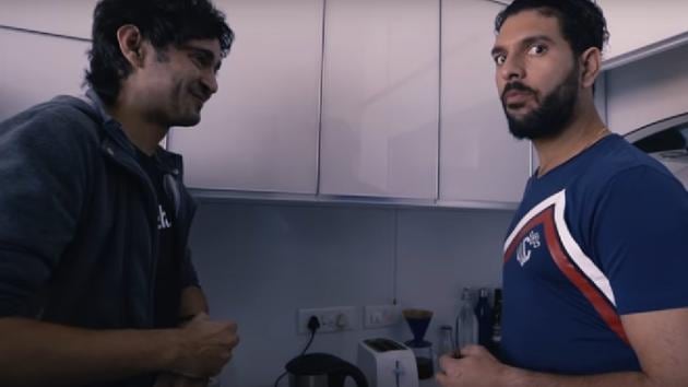 Yuvraj Singh and Gaurav Kapur in Yuvi’s kitchen where the southpaw, who plays for Sunrisers Hyderabad in the Indian Premier League (IPL), proves Zaheer Khan wrong by showcasing his cooking skills -- by boiling a pot of water.(Youtube.com)