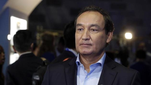 United Airlines CEO Oscar Munoz apologised for the incident and promised a thorough review of the airline’s practices. (AP File Photo) United Airlines CEO Oscar Munoz apologised for the incident and promised a thorough review of the airline’s practices. (AP File Photo)