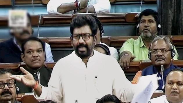 Shiv Sena MP Ravindra Gaikwad in Lok Sabha, April 6 , 2017 Shiv Sena MP Ravindra Gaikwad in Lok Sabha, April 6 , 2017