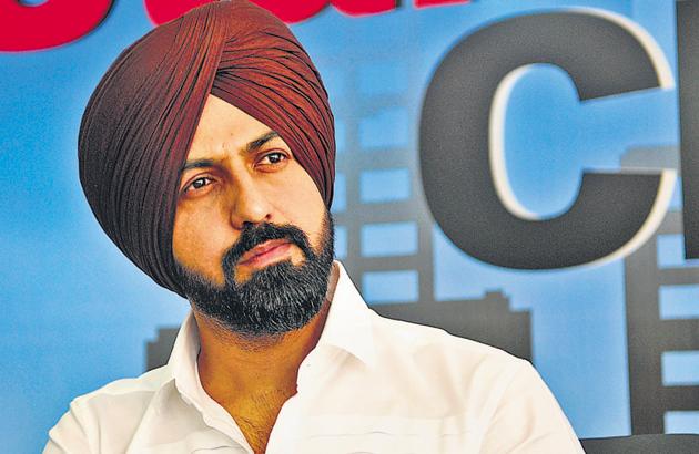 Actor Gippy Grewal at the HT office in SAS Nagar on Thursday, the eve of his latest release ‘Manjey Bistrey’. (Keshav Singh/HT)
