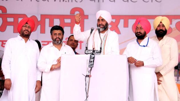 Punjab finance minister Manpreet Singh Badal addressing the Congress rally on Baisakhi at Talwandi Sabo in Bathinda on Thursday.(Sanjeev Kumar/HT)