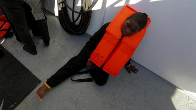 In Pics: Hundreds Of Migrants Surge From Sub-Saharan Africa Into Italy ...