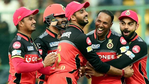Royal Challengers Bangalore will be aiming to bounce back after losing to Mumbai Indians in their previous match by beating Rising Pune Supergiant. You can see live streaming of Royal Challengers Bangalore vs Rising Pune Supergiant online.(PTI)