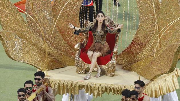 Yami was the hight of the opening ceremony as she danced to some popular Bollywood numbers at the Ferozeshah Kotla. (BCCI)