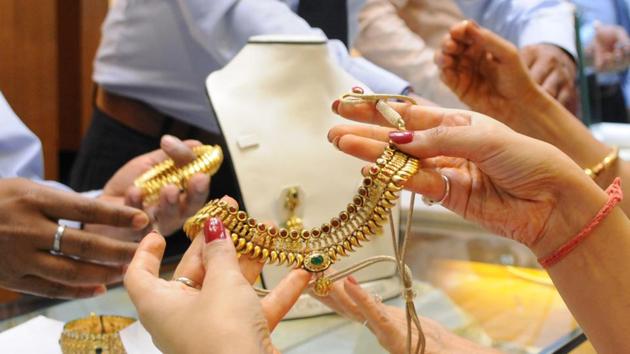 Jewellery worth over Rs9 lakh was allegedly stolen from two houses in Palam Vihar and Sector 10 in Gurgaon. (Parveen Kumar/HT File Photo) Jewellery worth over Rs9 lakh was allegedly stolen from two houses in Palam Vihar and Sector 10 in Gurgaon. (Parveen Kumar/HT File Photo)