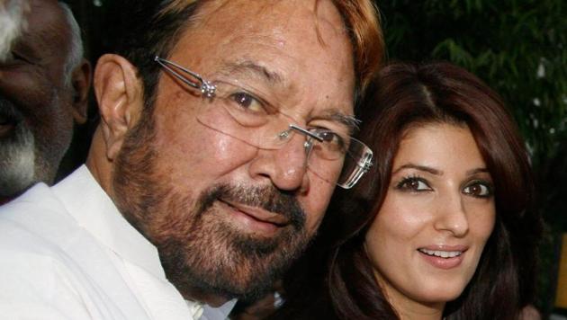 Rajesh Khanna with his daughter Twinkle Khanna in 2010.(PTI)
