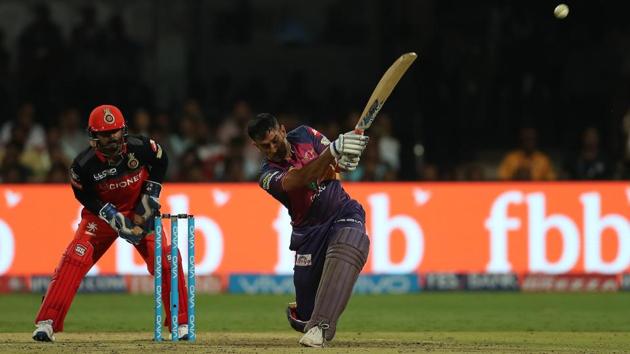 Despite some quick dismissals, MS Dhoni scored 28 off 25 balls to not let RPS feel the heat. (BCCI) 