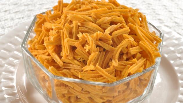 Stop Study Shows Salty Snacks Reduce Thirst Increase Hunger Health 
