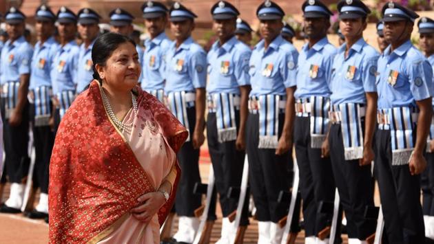 President Bidya Devi Bhandari inspects a tri-services guard of honour. (Sonu Mehta/HT PHOTO)