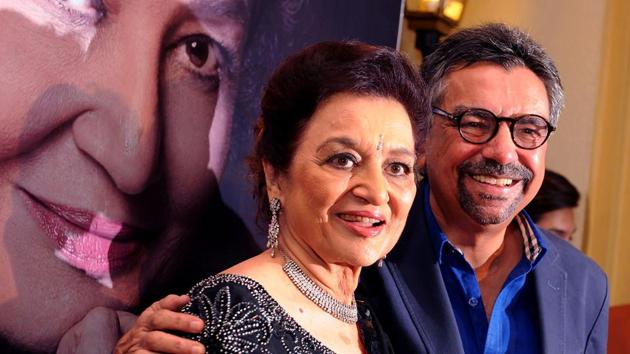 Indian veteran actor, director and producer Asha Parekh attends the launch of her autobiography The Hit Girl written with Khalid Mohammed.(AFP)