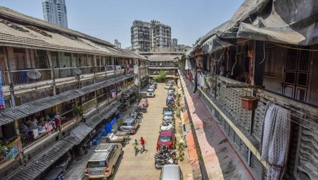 Dattatreya Chawl at Grant Road in Mumbai. Chawls were first built in 1900, when the then British government encouraged many traders to set up textile mills here.(Kunal Patil/HT Photo)