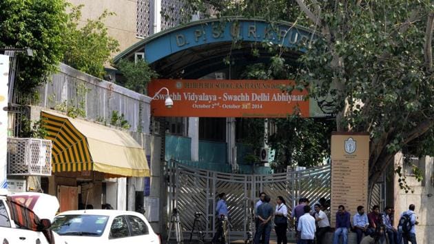 For DPS RK Puram, the CBSE has issued a letter for violating affiliation bylaws in extending the service of its school principal.(Hindustan Times)