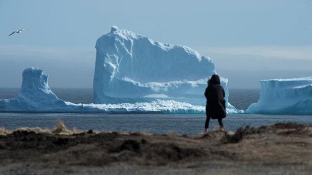 People have been stopping to see the iceberg which first appeared last week on the Southern Shore. REUTERS/Greg Locke (Greg Locke / REUTERS)