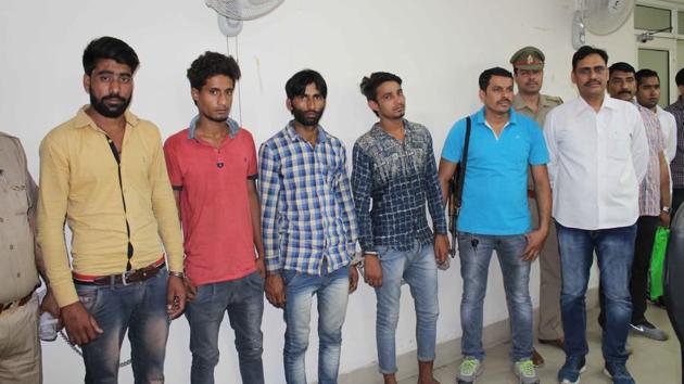 According to the SP, the arrests were made following a tip-off that a group of robbers were fleeing after stealing a Maruti Ritz from Kasna.(HT Photo) According to the SP, the arrests were made following a tip-off that a group of robbers were fleeing after stealing a Maruti Ritz from Kasna.(HT Photo)