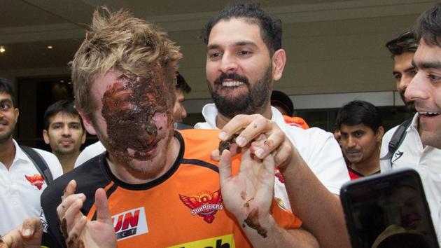 Kane Williamson, who fashioned Sunrisers Hyderabad’s IPL T20 win vs Delhi Daredevils, celebrates the victory with teammate Yuvraj Singh(Twitter-SRH)