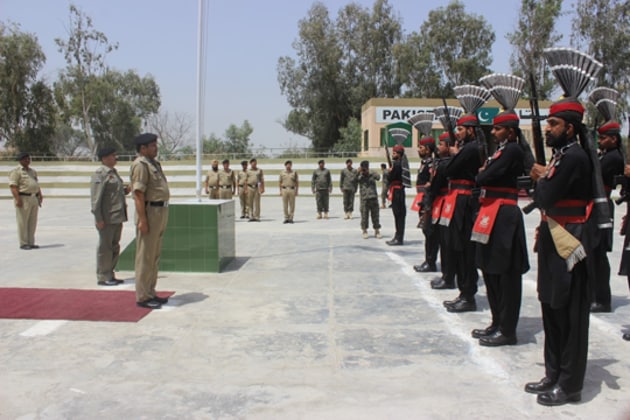 Personnel of the BSF and Pakistan Rangers at Sulemanki joint check post in Pakistan on Wednesday.(HT Photo)
