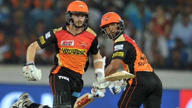 Sunrisers Hyderabad batsmen Kane Williamson (L) and Shikhar Dhawan run between the wickets during the 2017 Indian Premier League Twenty20 match vs Delhi Daredevils at the Rajiv Gandhi International Stadium in Hyderabad on Wednesday.(AFP)