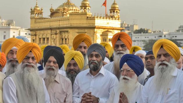 Canadian defence minister Harjit Singh Sajjan visited the Golden Temple in Amritsar on Thursday. (Gurpreet Singh/HT)