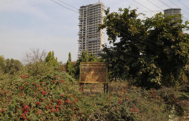 The high court is hearing a PIL filed by a Gurgaon resident seeking a CBI probe into the land dispute.(Parveen Kumar/HT)