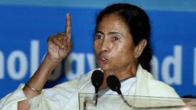 Mamata Banerjee made it clear that she will stand by all her party leaders who were accused in the Narada case. (HT Photo) Mamata Banerjee made it clear that she will stand by all her party leaders who were accused in the Narada case. (HT Photo)