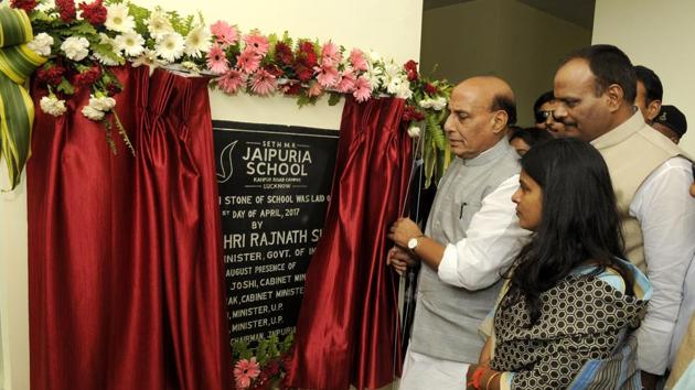 Union home minister Rajnath Singh inaugurating the new branch of Seth MR Jaipuria School at Kanpur Road in Lucknow on Friday.(Ashok Dutta/ HT Photo)