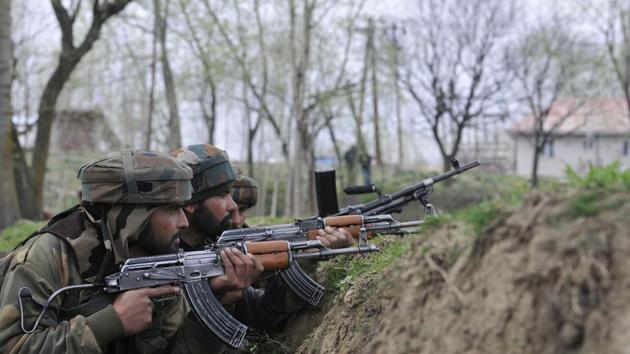 Reinforcements have been rushed to the village which was cordoned off to flush out the militants.(Waseem Andrabi/HT File Photo)