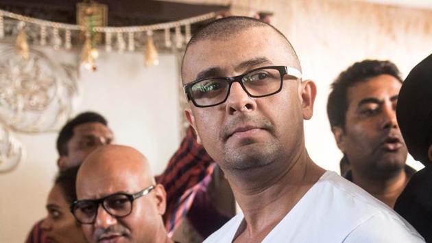 Bollywood singer Sonu Nigam has invited the press to be present as he has his head shaved after a Muslim cleric announced a reward of Rs 10 lakh to anybody who could tonsure the singer, on April 19, 2017 in Mumbai, India.(Hindustan Times)