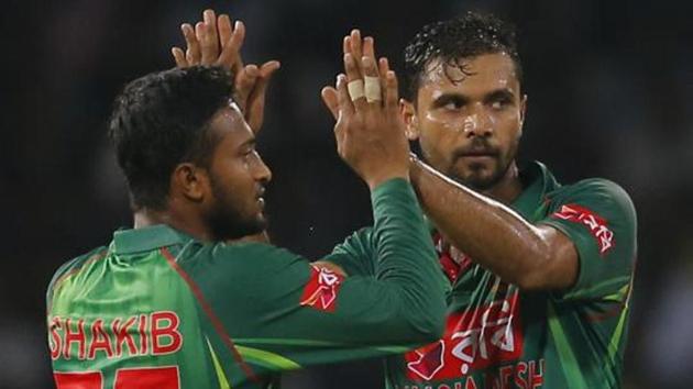 Shakib Al Hasan (left) replaced Mashrafe Mortaza as Bangladesh’s T20 captain.(AP)