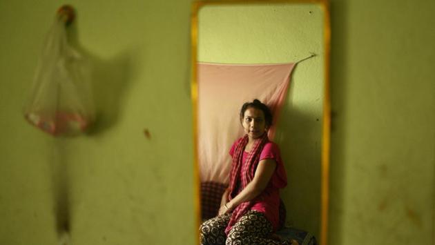 After the launch of YouTube in India and erotic music videos of dui arthiya (double meaning) songs by Bhojpuri folk singers such as Tarabano Faizabadi were put on the site, contributing to the current shape and scale of Bihar’s live entertainment industry.  (Ravi Choudhary/HT PHOTO) 