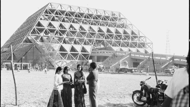 A group of visitors posing for a photograph at Pragati Maidan during Asia ‘72 Exhibition. (Virendra Prabhakar / HT photo)